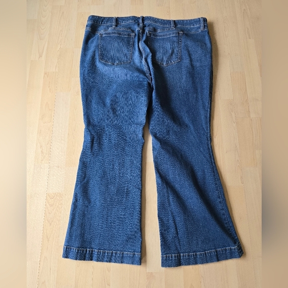 Torrid Mid Rise Vintage Stretch Flare Jeans Size 24 Short - Picture 3 of 11